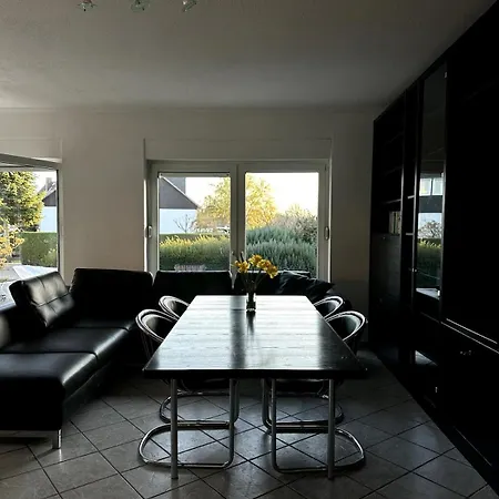 펜션 Geraeumiges Haus Mit Sauna & Terrasse, Golf & Messe