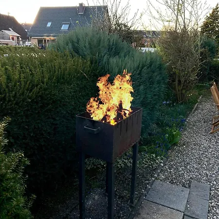 Geraeumiges Haus Mit Sauna & Terrasse, Golf & Messe